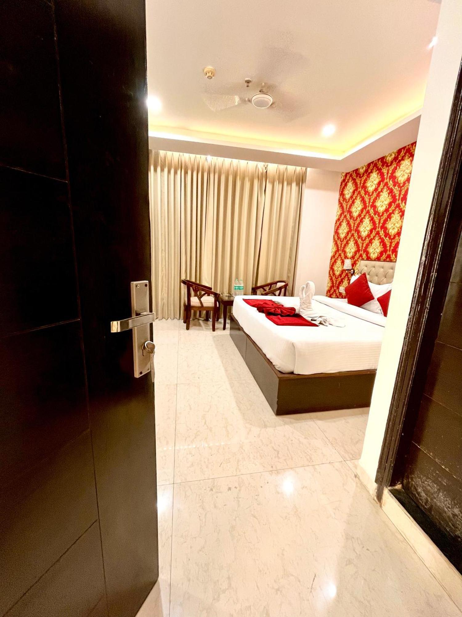 Zirakpur Hotel Northview Park By Lycoris !! Top Rated & Most Awarded Property In Tricity מראה חיצוני תמונה